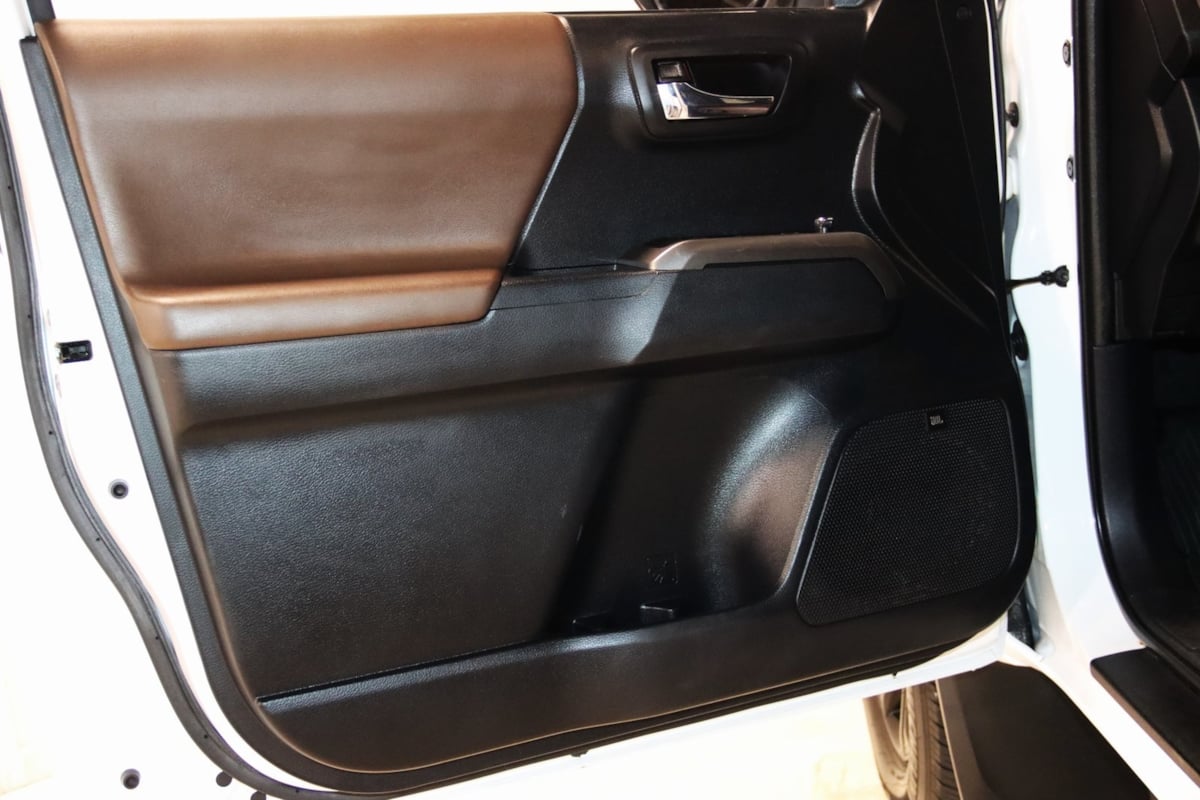 2018 Toyota Tacoma Limited photo 25
