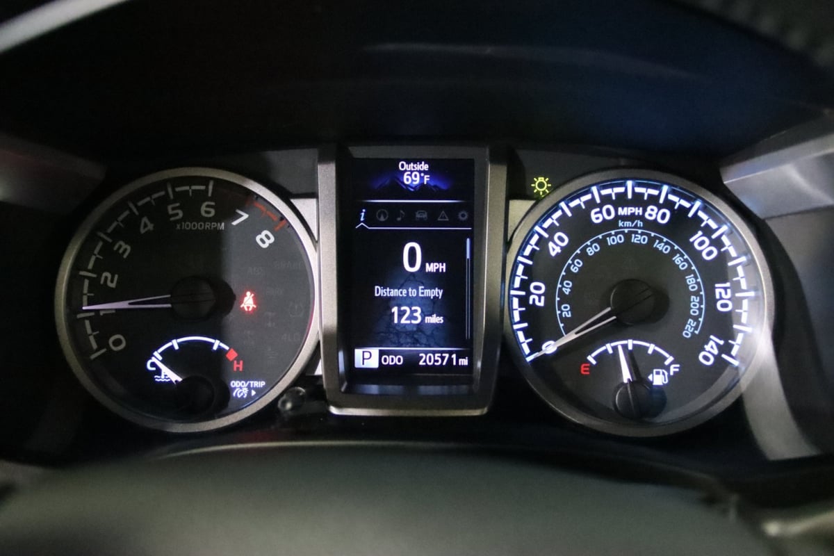 2018 Toyota Tacoma Limited photo 32