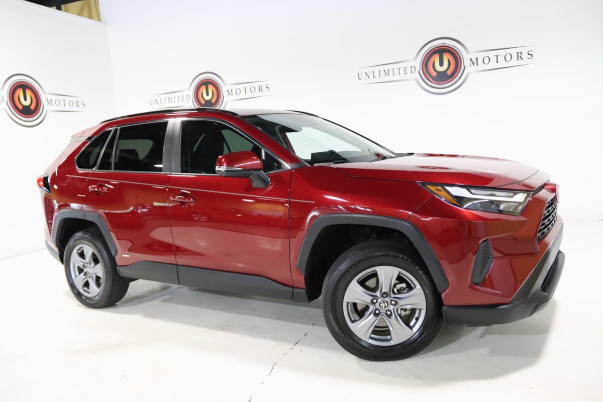 2022 Toyota RAV4 Hybrid XLE photo 4