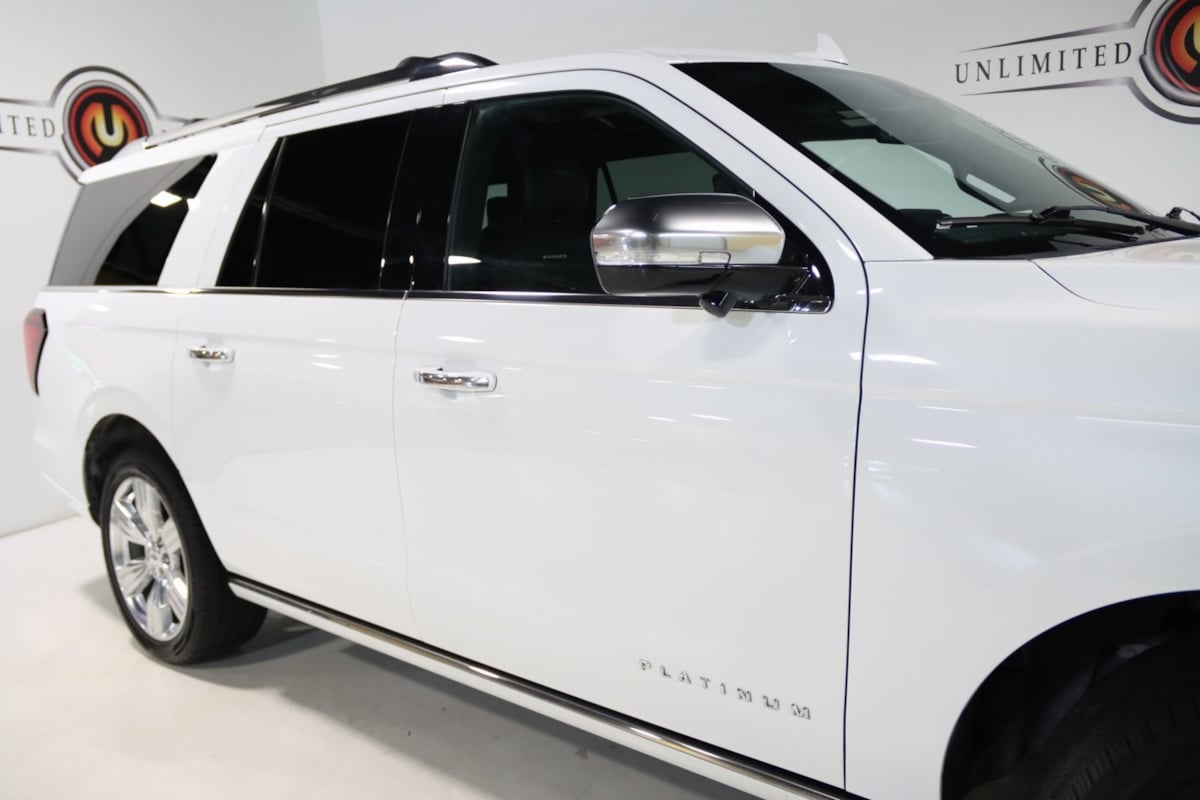 2023 Ford Expedition MAX Platinum photo 5