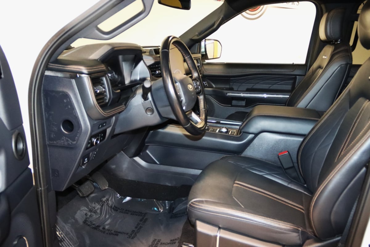 2023 Ford Expedition MAX Platinum photo 33