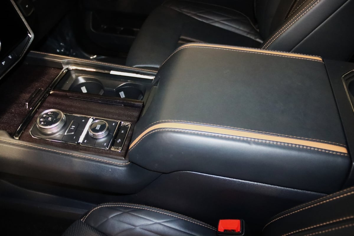 2023 Ford Expedition MAX Platinum photo 36