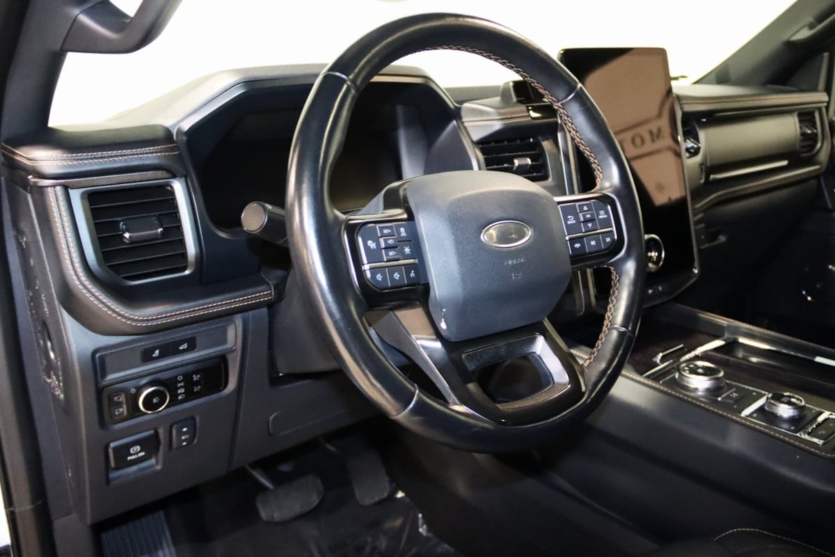 2023 Ford Expedition MAX Platinum photo 39