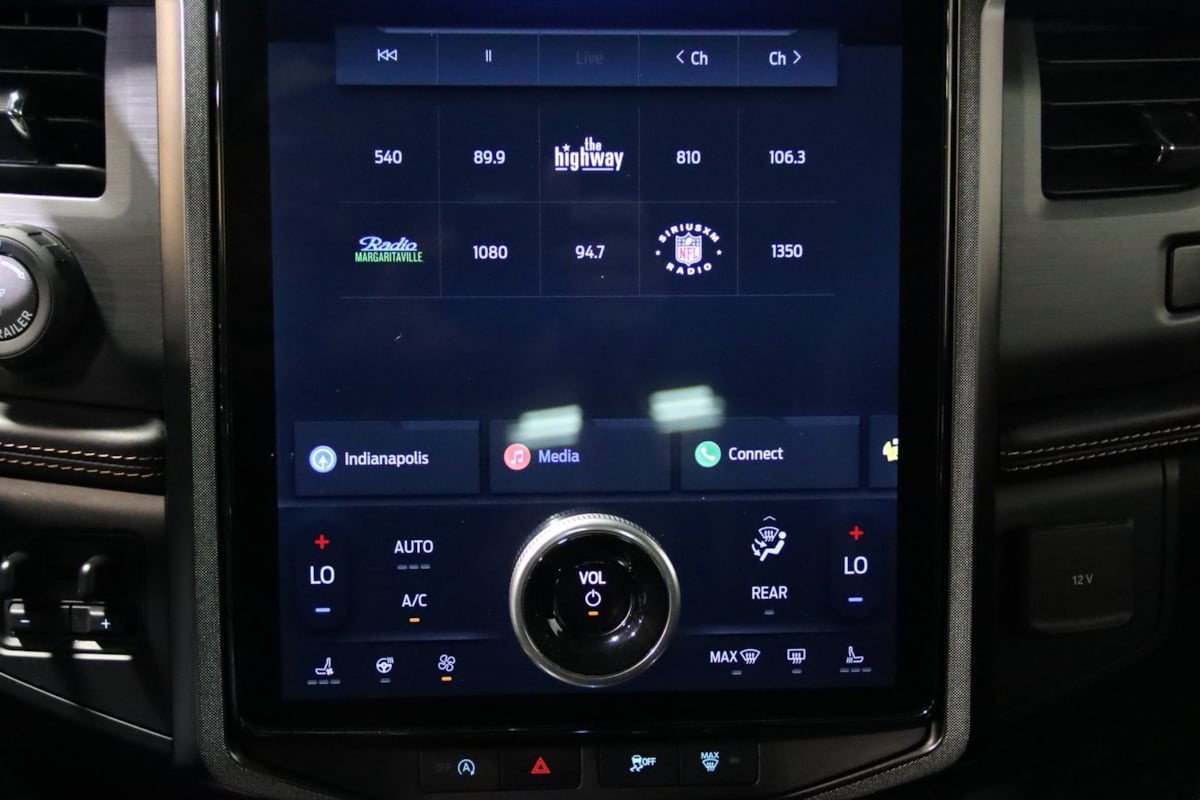 2023 Ford Expedition MAX Platinum photo 42