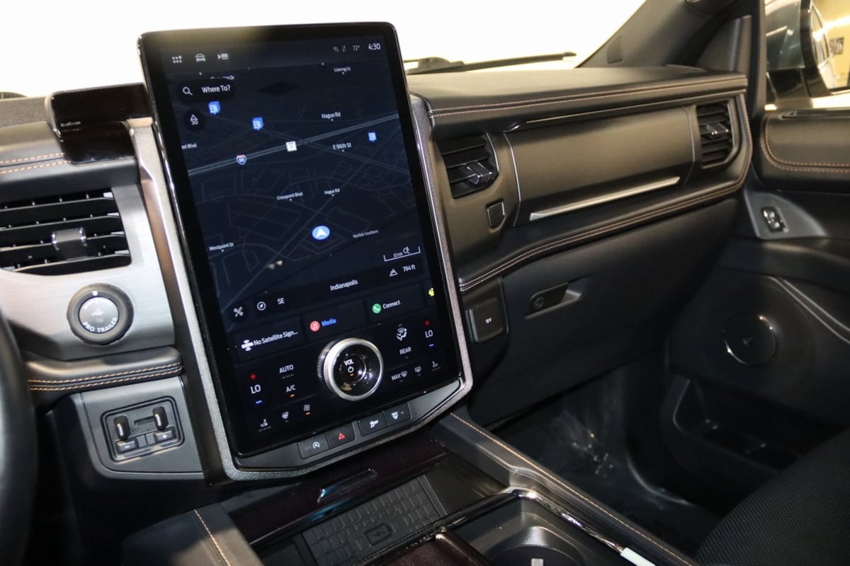2023 Ford Expedition MAX Platinum photo 45