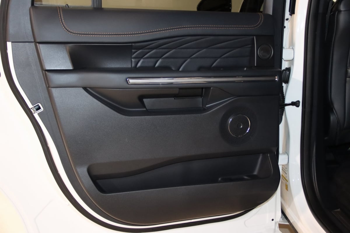 2023 Ford Expedition MAX Platinum photo 47