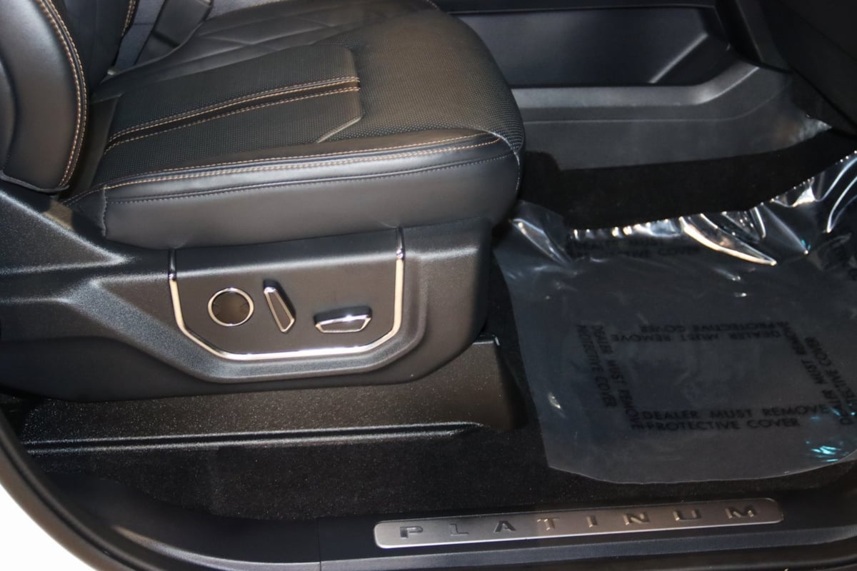 2023 Ford Expedition MAX Platinum photo 54