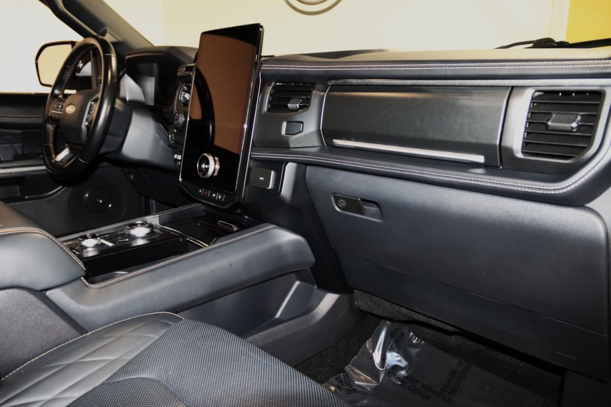 2023 Ford Expedition MAX Platinum photo 56