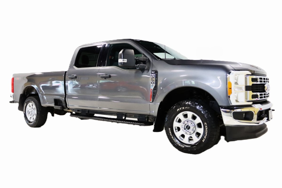 2023 Ford F-250 XLT photo 3