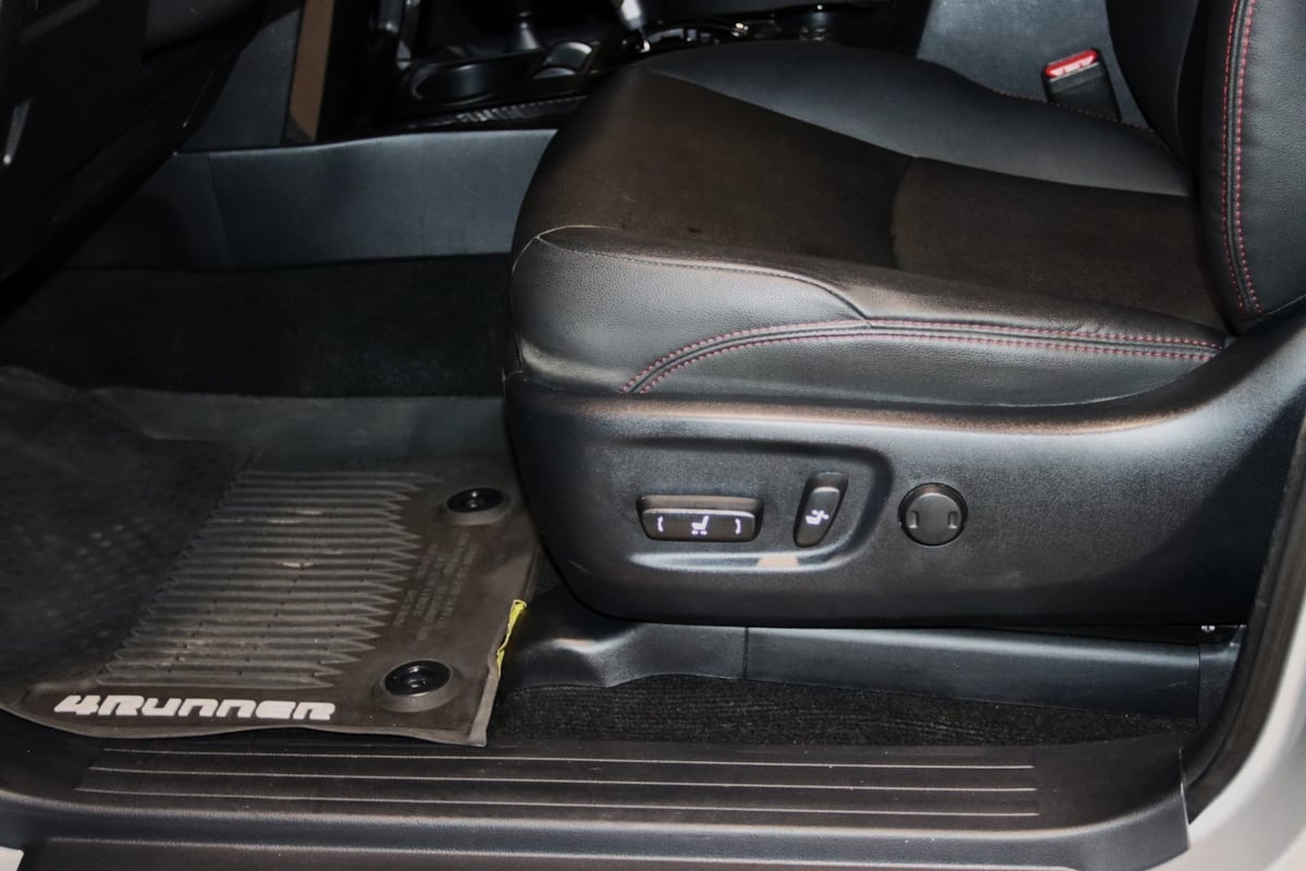 2020 Toyota 4Runner TRD Premium photo 28