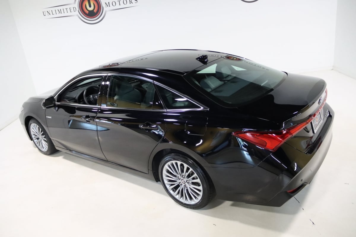 2021 Toyota Avalon Hybrid Limited photo 8