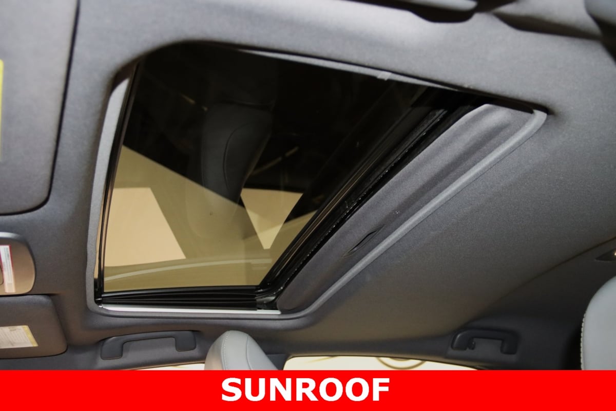 2021 Toyota Avalon Hybrid Limited photo 10