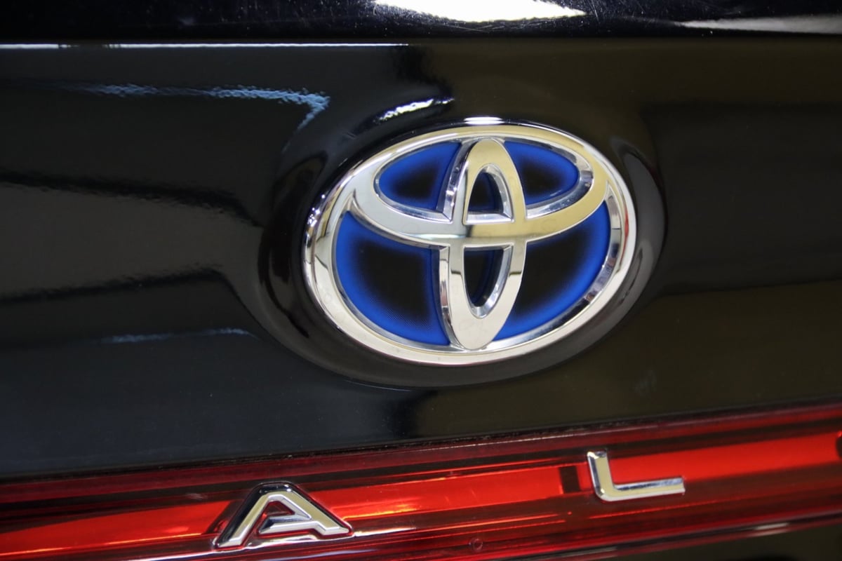 2021 Toyota Avalon Hybrid Limited photo 17