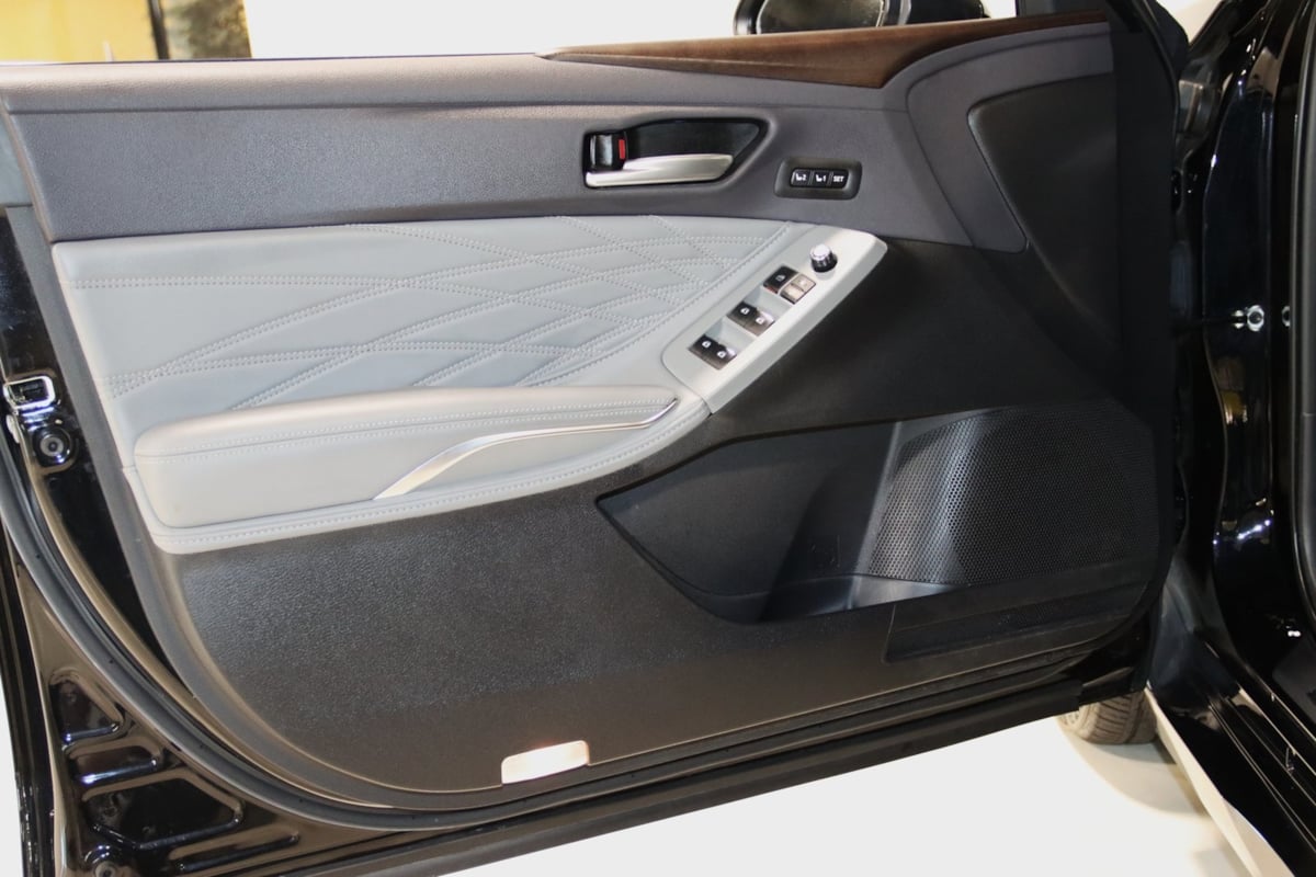 2021 Toyota Avalon Hybrid Limited photo 27