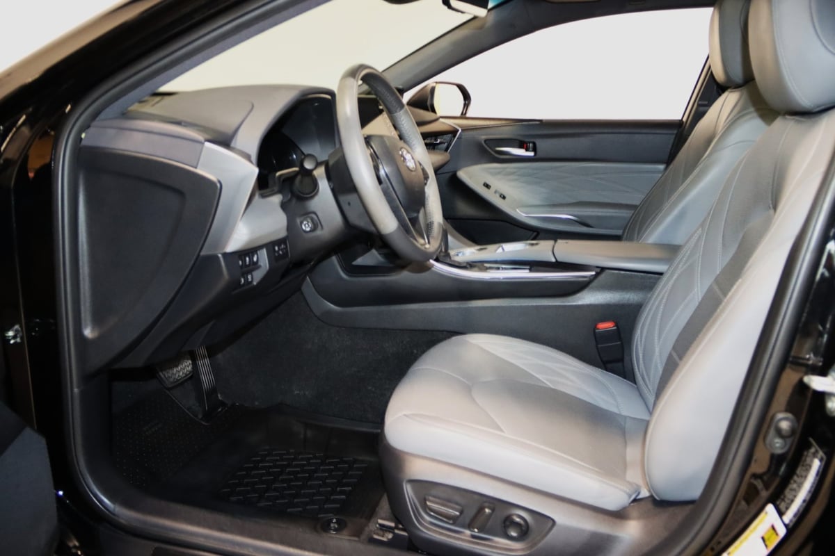 2021 Toyota Avalon Hybrid Limited photo 28