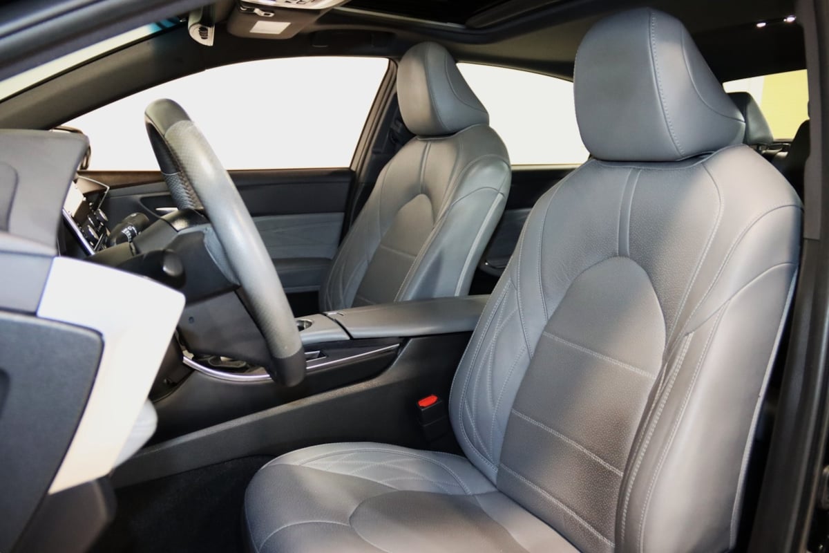 2021 Toyota Avalon Hybrid Limited photo 30