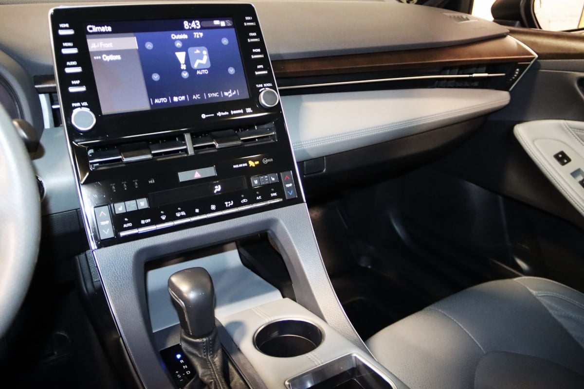 2021 Toyota Avalon Hybrid Limited photo 38