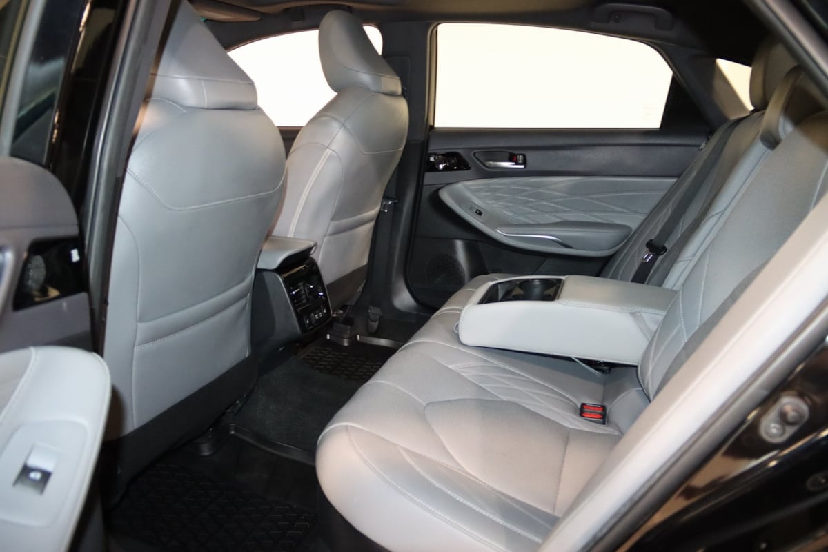 2021 Toyota Avalon Hybrid Limited photo 42