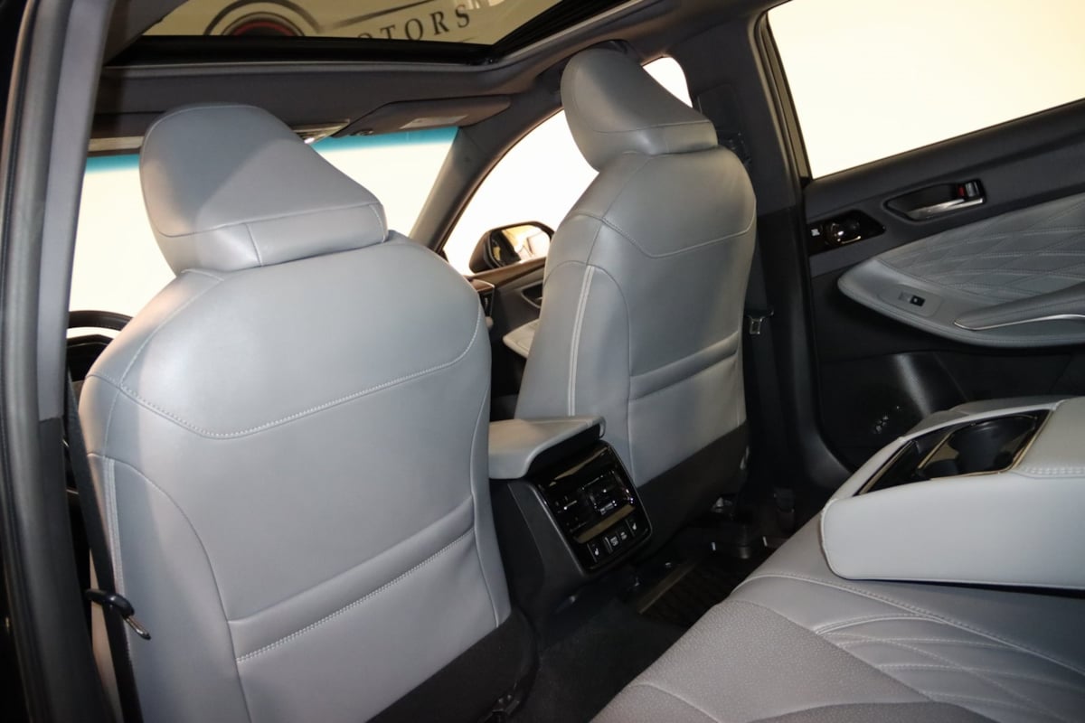 2021 Toyota Avalon Hybrid Limited photo 44