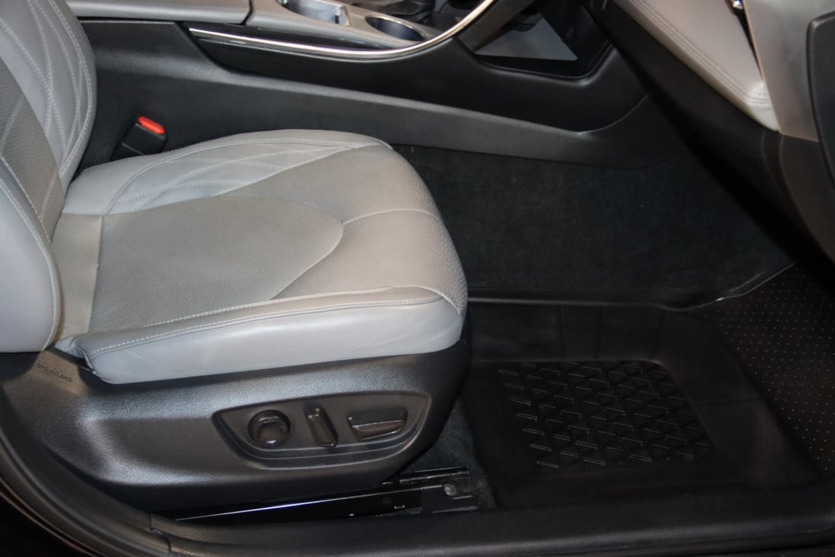 2021 Toyota Avalon Hybrid Limited photo 48