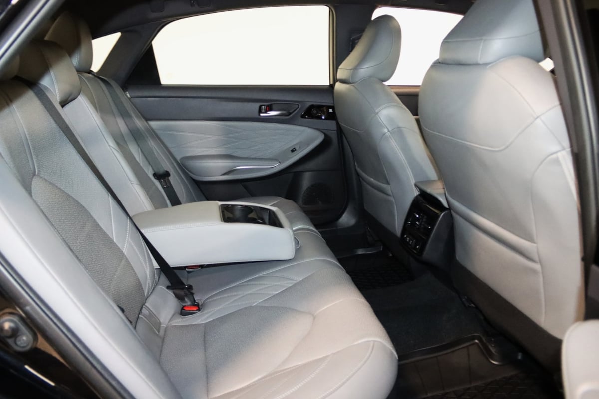 2021 Toyota Avalon Hybrid Limited photo 54