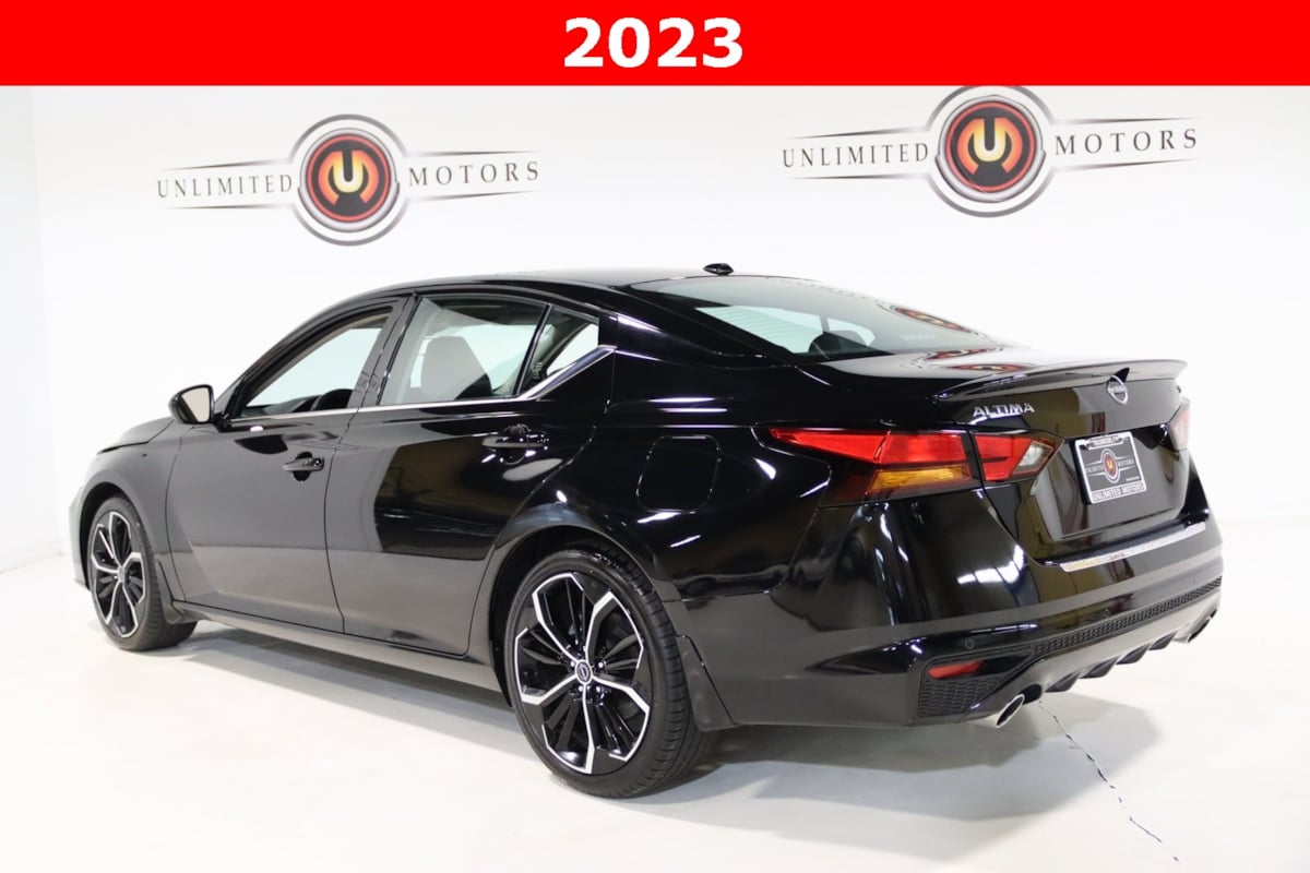 2023 Nissan Altima 2.5 SR photo 2