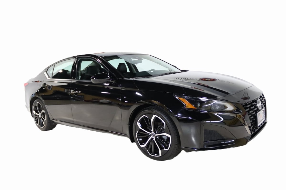 2023 Nissan Altima 2.5 SR photo 4