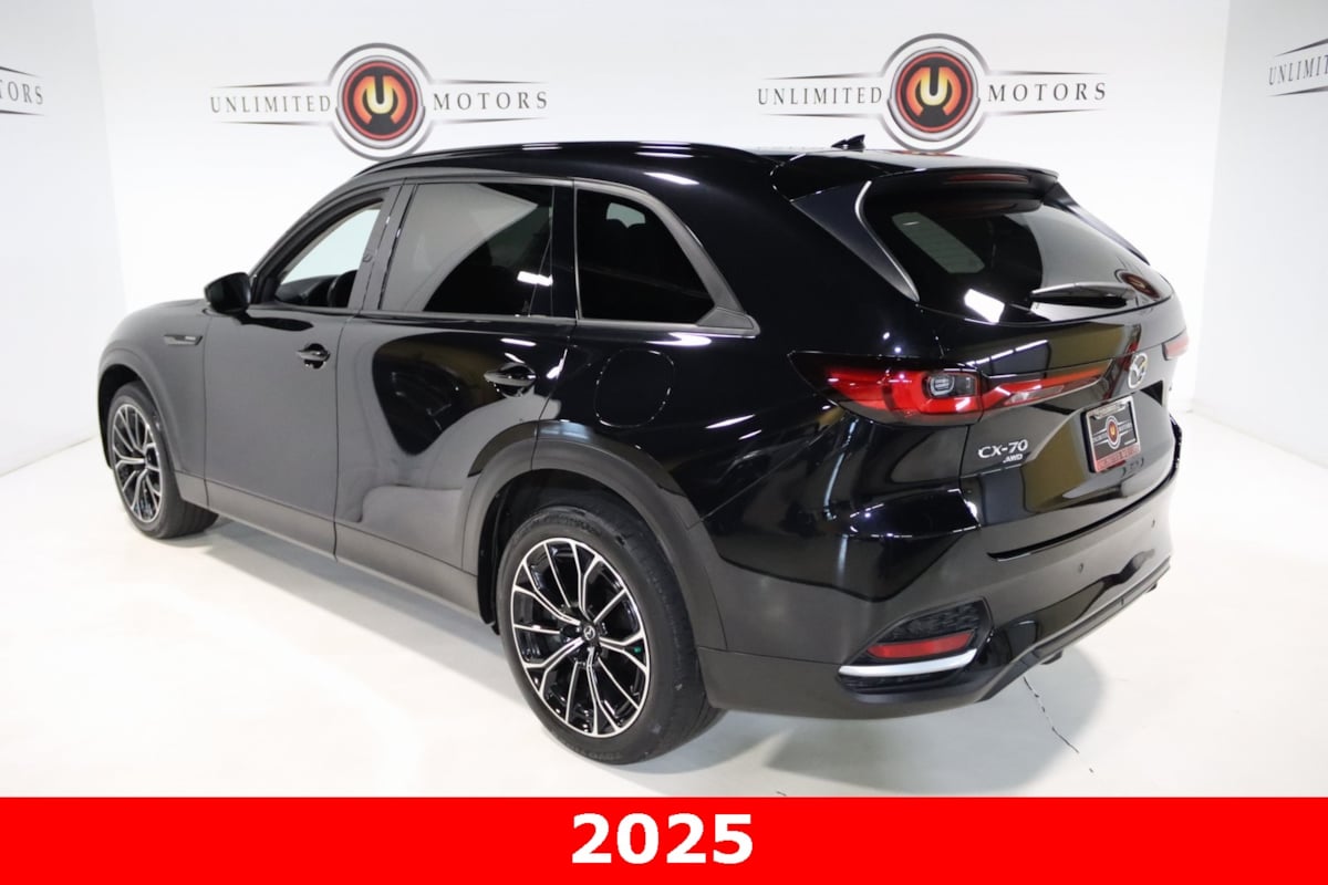 2025 Mazda CX-70 Premium photo 2