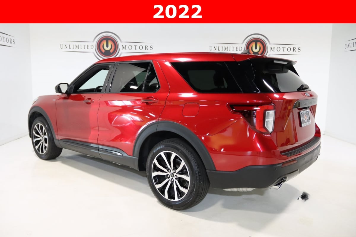 2022 Ford Explorer ST-Line photo 2