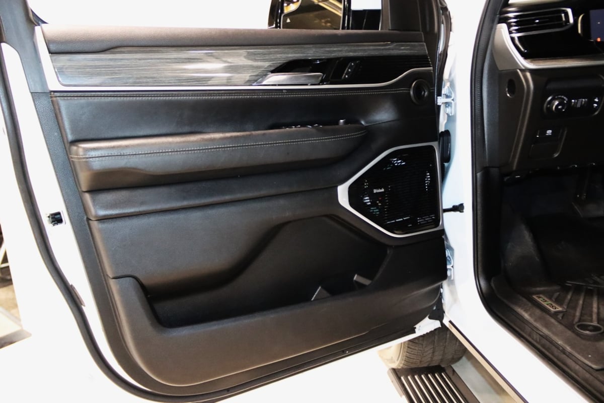 2022 Jeep Wagoneer Series III photo 28