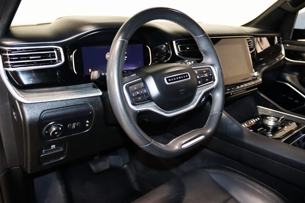 2022 Jeep Wagoneer Series III photo 35