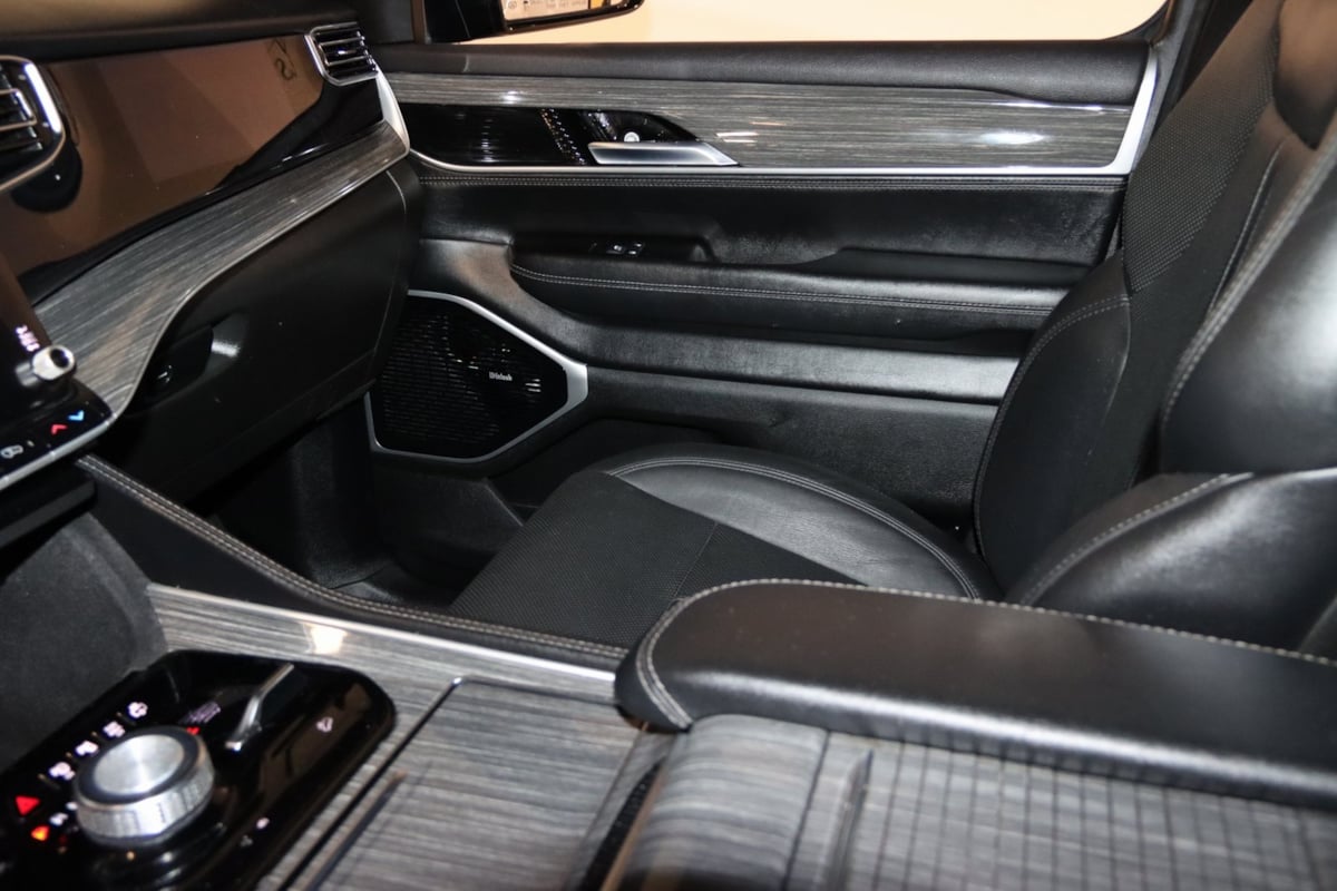 2022 Jeep Wagoneer Series III photo 44