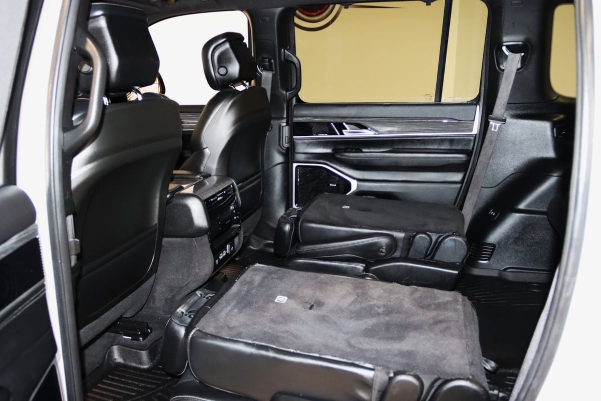 2022 Jeep Wagoneer Series III photo 47