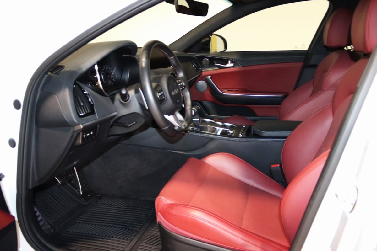 2023 Kia Stinger GT-Line photo 23