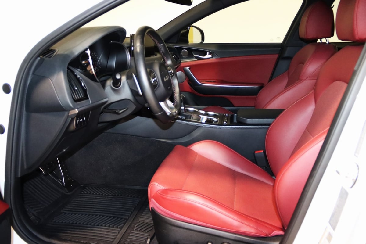 2023 Kia Stinger GT-Line photo 24