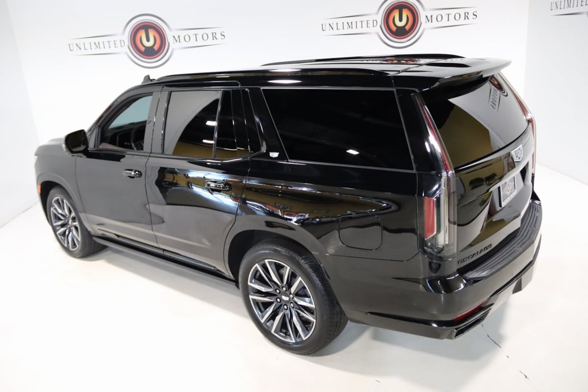 2022 Cadillac Escalade Sport photo 2