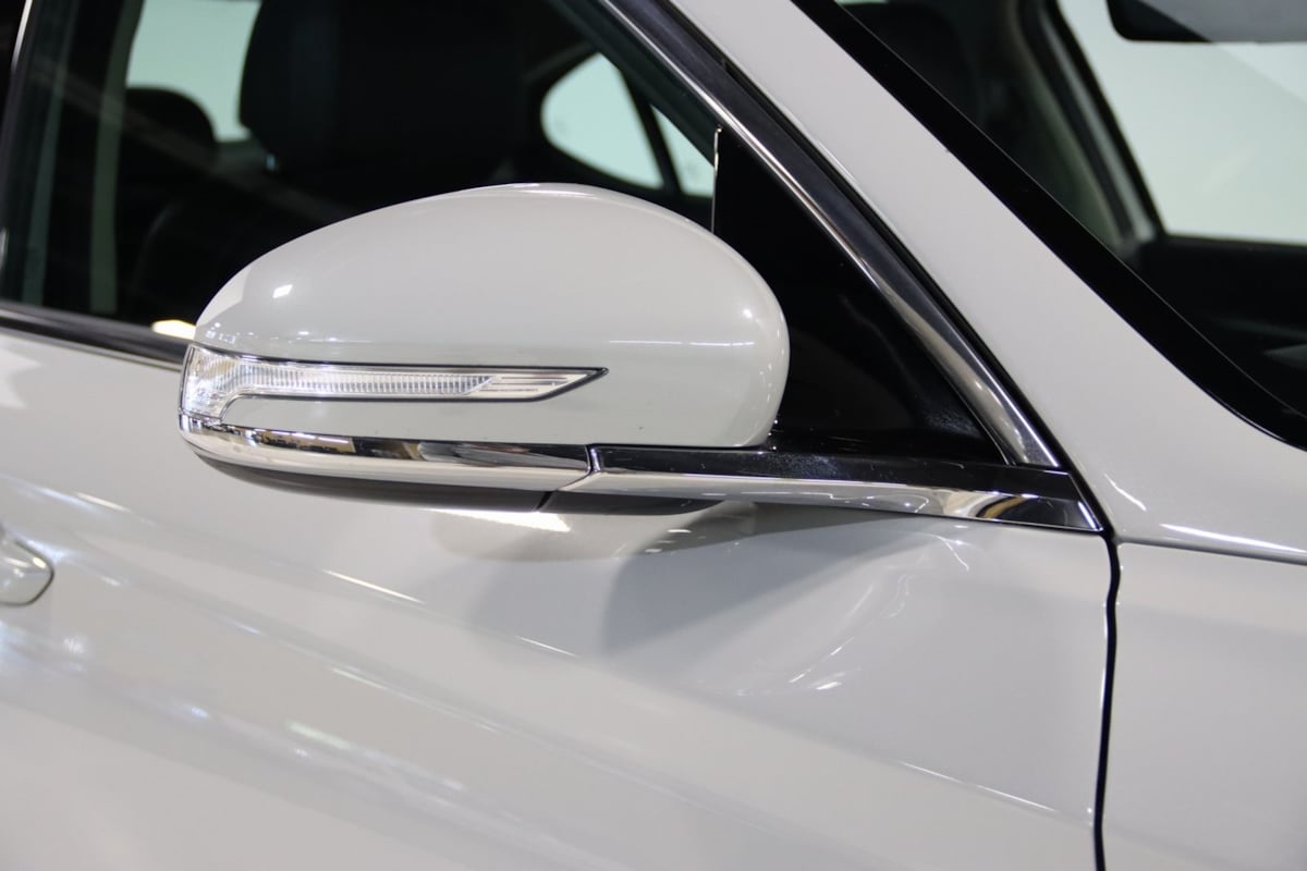 2025 Genesis G70 2.5T photo 3