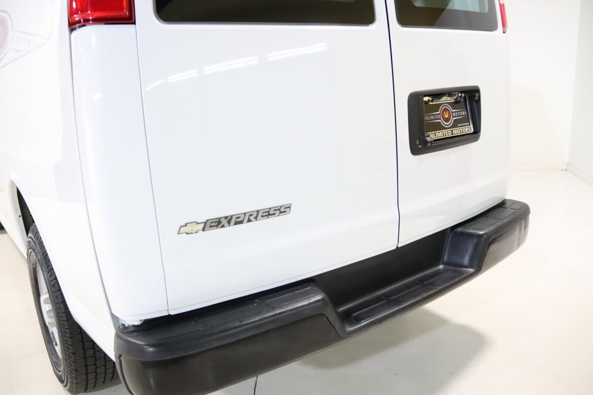 2019 Chevrolet Express 2500 Work Van Cargo photo 2