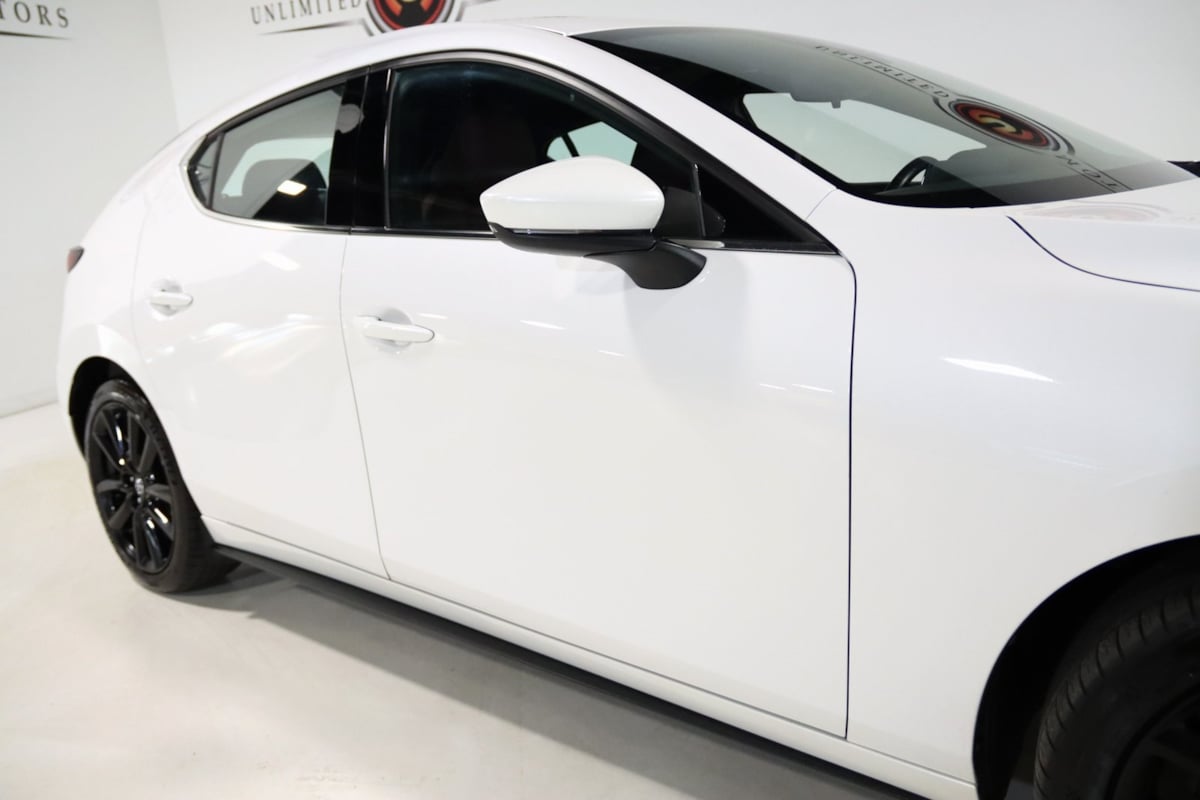 2020 Mazda Mazda3 Hatchback Premium photo 3
