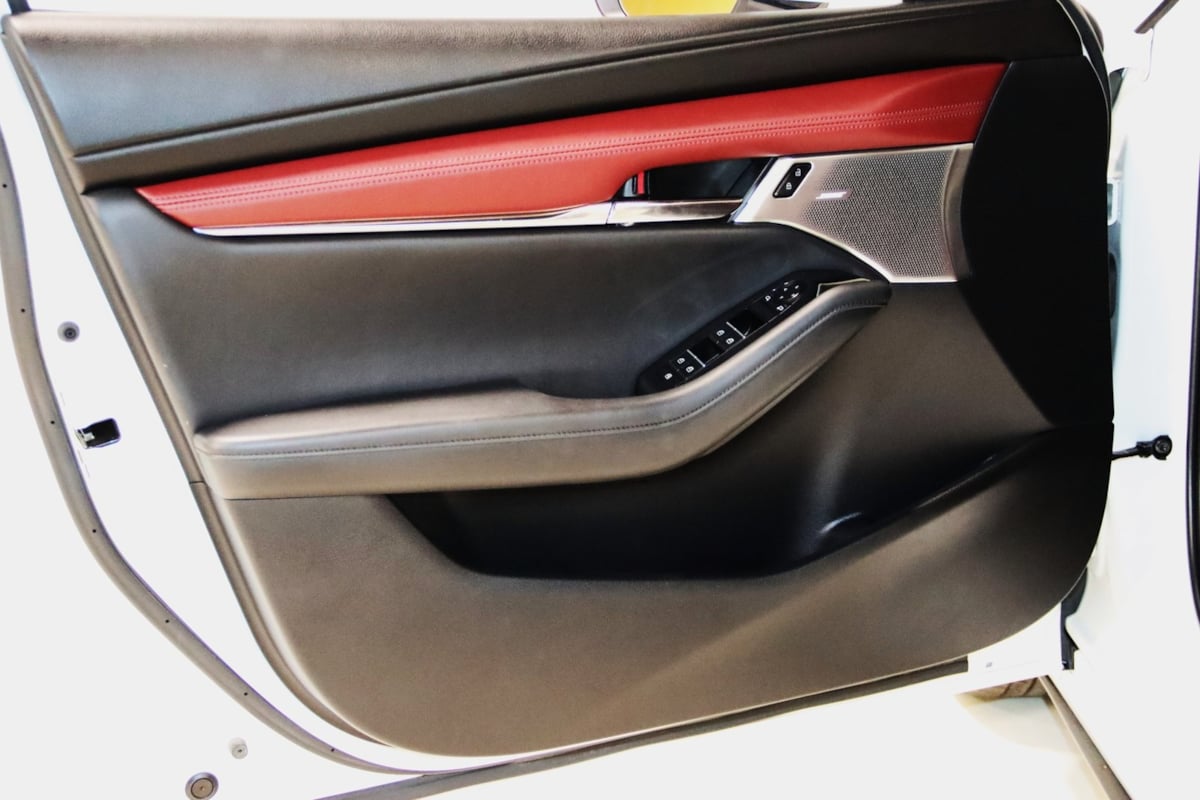 2020 Mazda Mazda3 Hatchback Premium photo 16