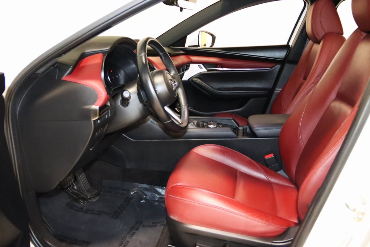 2020 Mazda Mazda3 Hatchback Premium photo 18