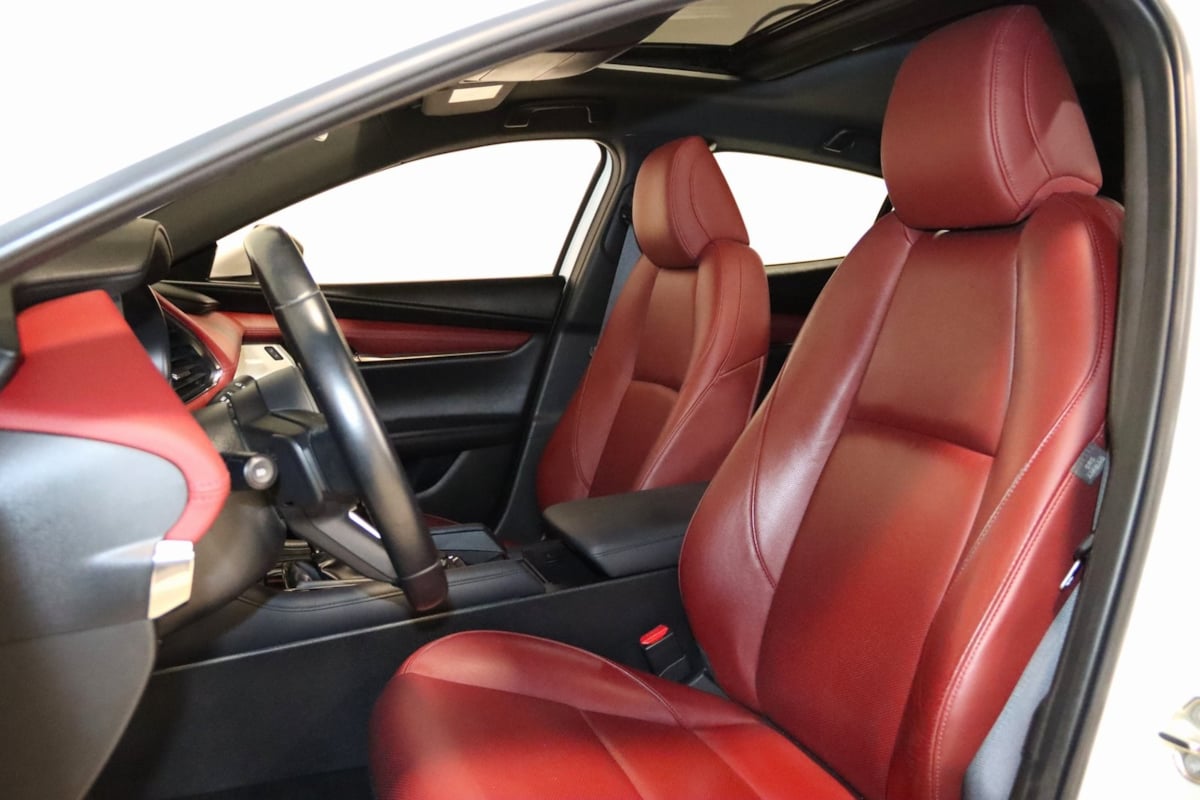 2020 Mazda Mazda3 Hatchback Premium photo 20