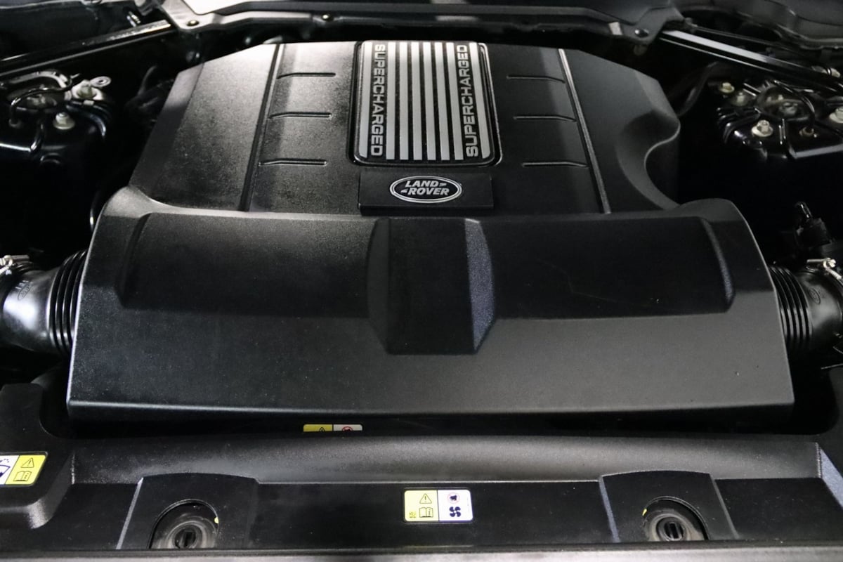 2016 Land Rover Range Rover Sport HSE photo 14