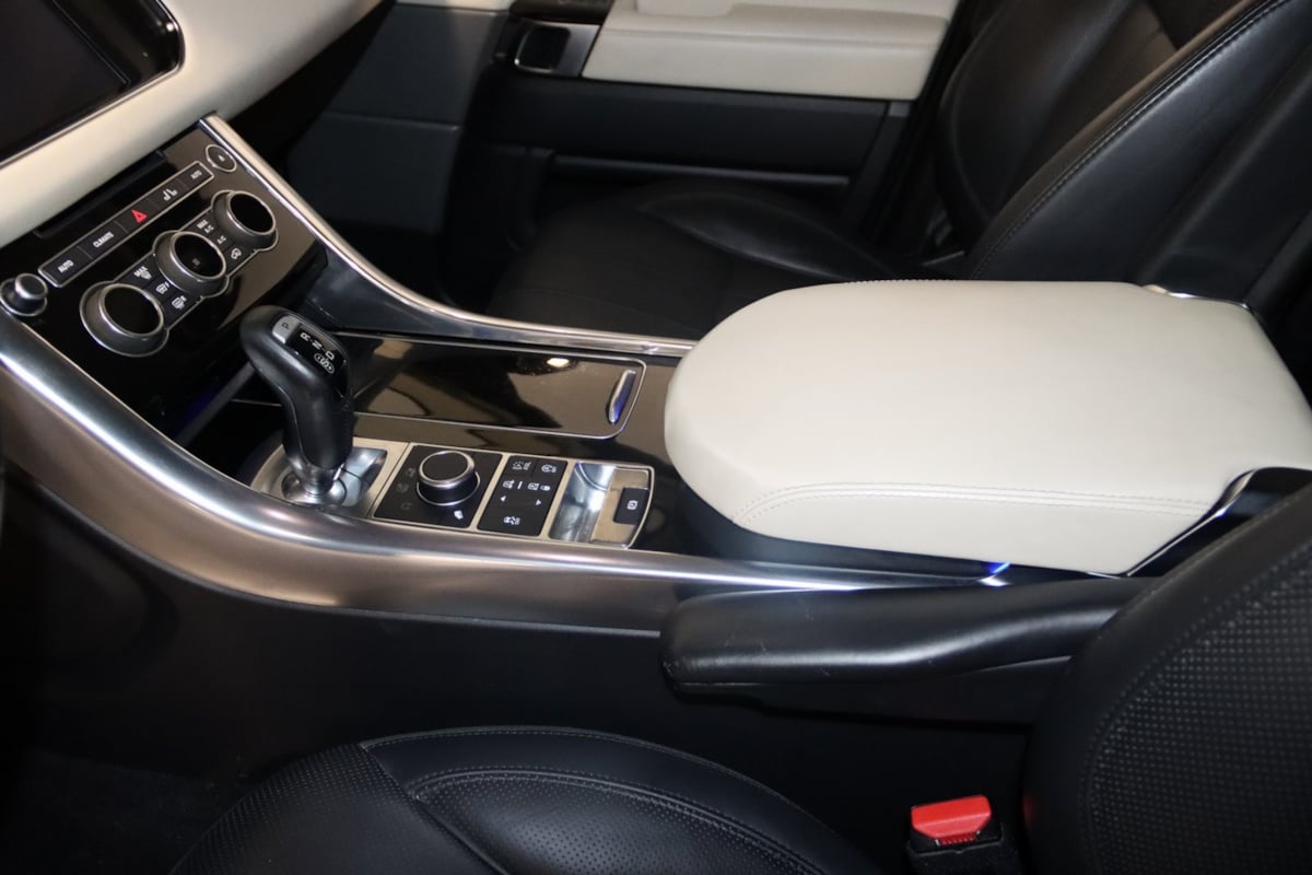 2016 Land Rover Range Rover Sport HSE photo 28