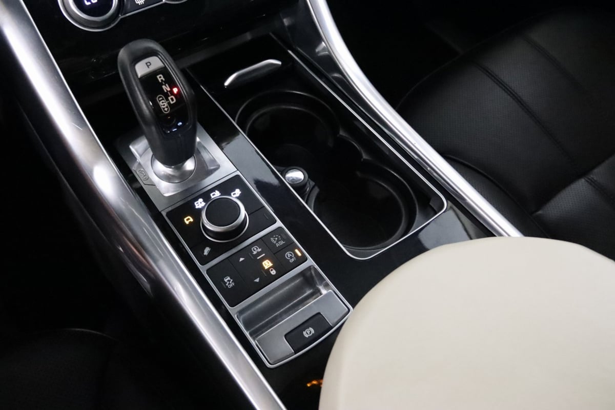 2016 Land Rover Range Rover Sport HSE photo 34