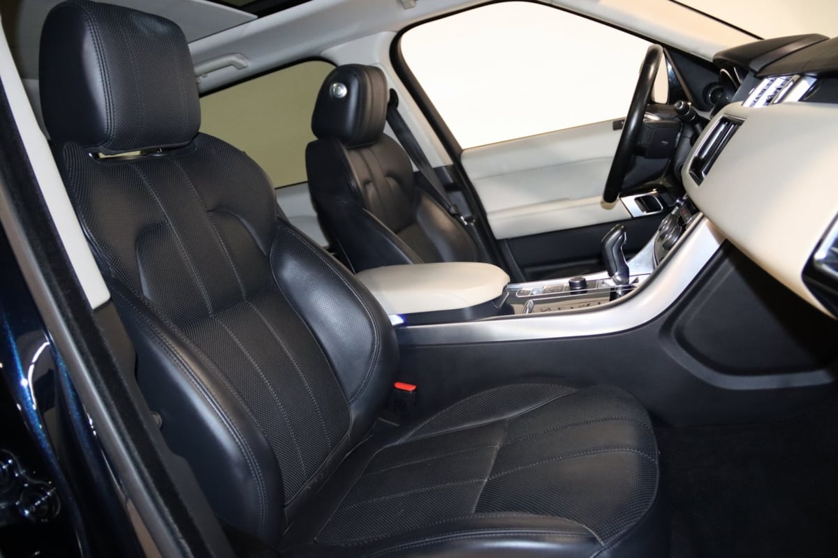 2016 Land Rover Range Rover Sport HSE photo 48