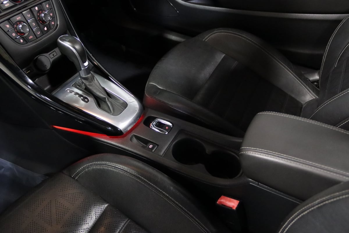 2016 Buick Cascada Premium photo 37