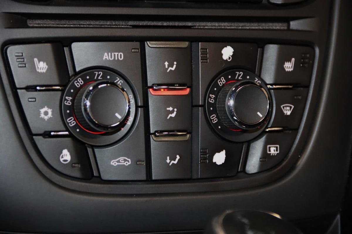 2016 Buick Cascada Premium photo 39