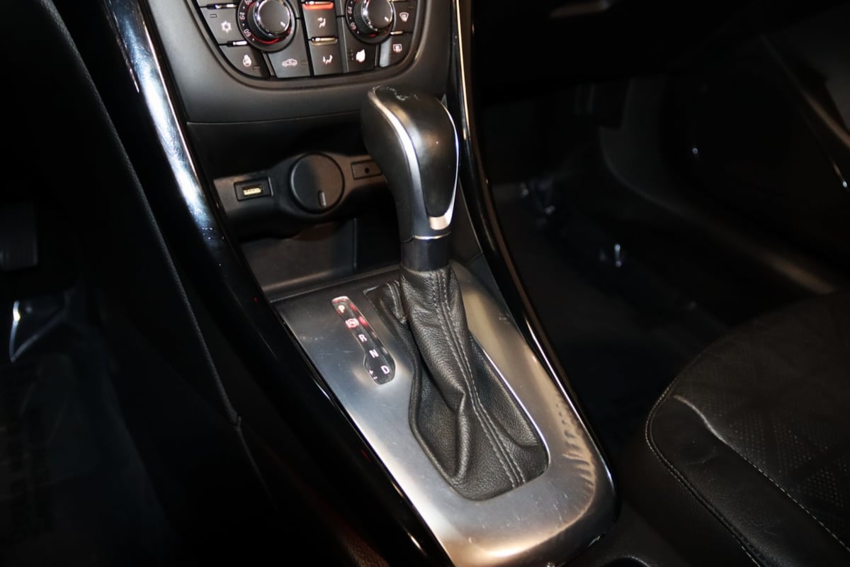2016 Buick Cascada Premium photo 44
