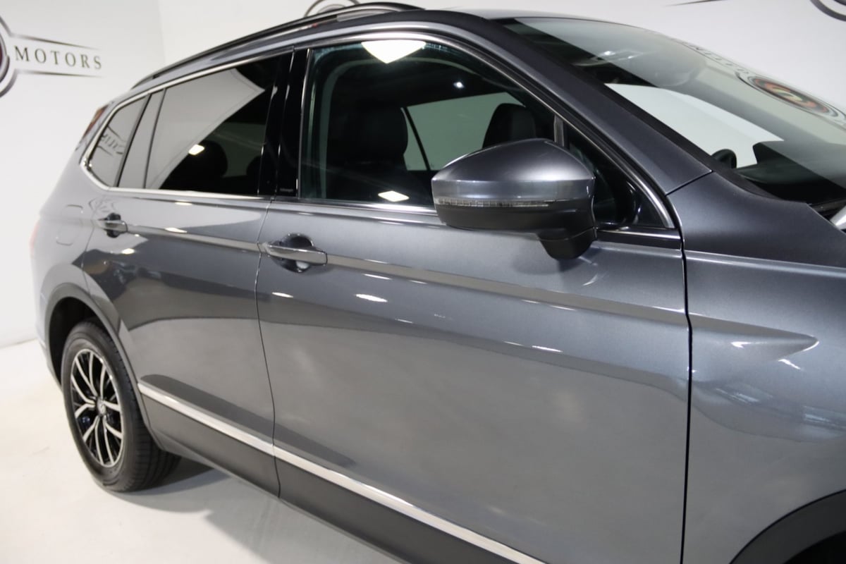 2021 Volkswagen Tiguan SE photo 4